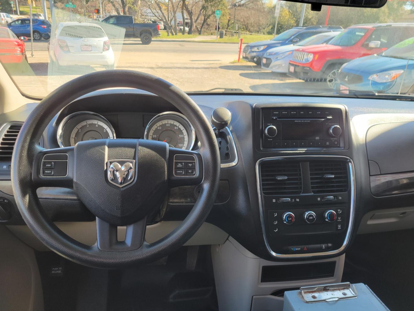 2013 WHITE Dodge Cargo Van Base (2C4JRGAG7DR) with an 3.6L V6 DOHC 24V engine, 4-Speed Automatic transmission, located at 503 West Court, Seguin, TX, 78155, (830) 379-3373, 29.568621, -97.969803 - 2013 Dodge Cargo Van Base with a 3.6L V6 DOHC 24V, Automatic, Tilt, Cruise, CD/AUX Stereo, Power Windows, Locks and Side Mirrors, Dual Climate Control, Tinted Windows, Custom Vinyl Paneled Flooring, Built in Rear Shelving, Cage Divider, Rear Wiper, Rear Defroster and more!! - Photo#5